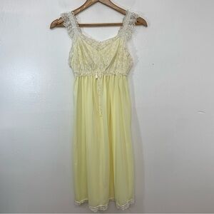 Vintage 60'S 70s Nylon Babydoll Nightgown Yellow Size 34 Lace Nightie Made USA